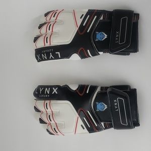 Lynx Luxury Goalie Goal Keeper Gloves Youth 5 NWT